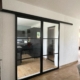 Installation de deux portes en aluminium noir
