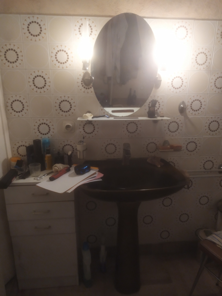 Adaptation complète d’une salle de bain pour une personne à mobilité réduite (PMR)